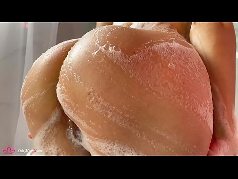 ❤️ Brunetka masturbira pičko z vibratorjem do intenzivnega orgazma pod tušem ❤❌ Porno pri nas ﹏